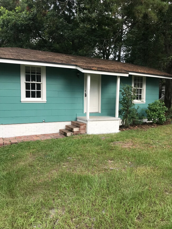 property at 111 N 19th Ave