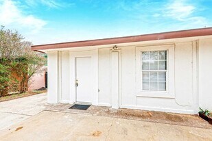 1005 Andrew Ave in Laredo, TX - Building Photo