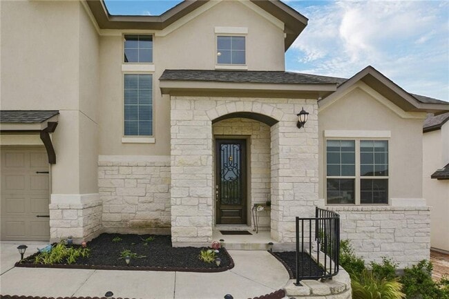 15609 Cabrillo Way in Bee Cave, TX - Building Photo - Building Photo