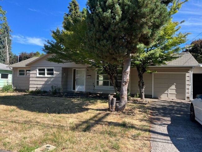 property at 3337 Royal Ave