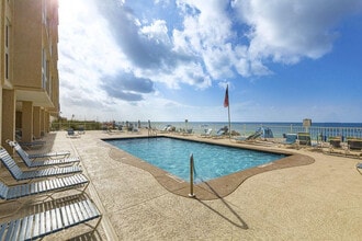1007 W Beach Blvd in Gulf Shores, AL - Building Photo - Building Photo