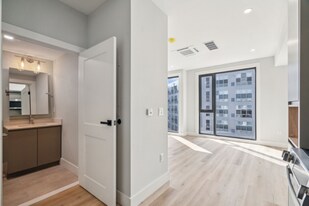 3748 Lancaster Ave, Unit 403 in Philadelphia, PA - Building Photo