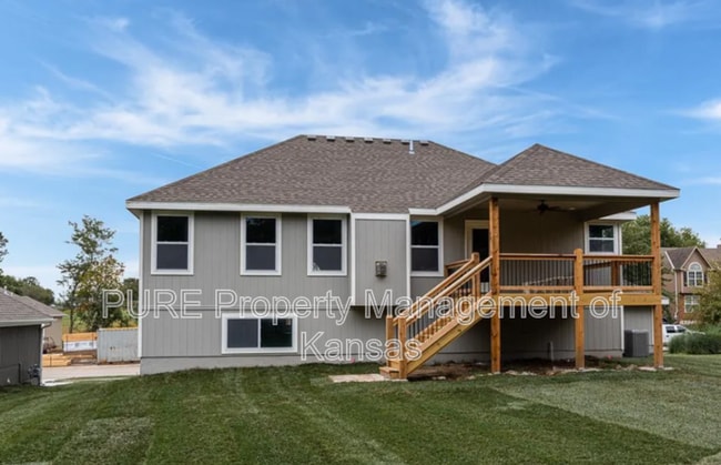 4766 Lakecrest Dr in Shawnee, KS - Building Photo - Building Photo
