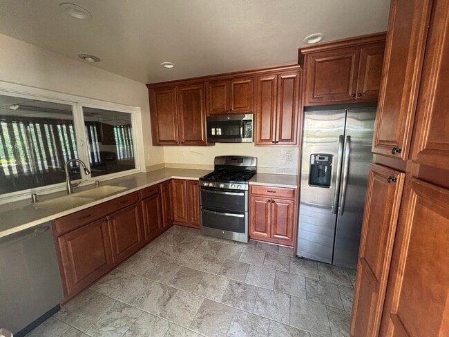19840 Ave Of The Oaks in Santa Clarita, CA - Building Photo - Building Photo