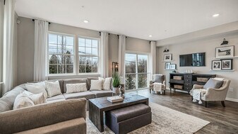 1037 Turnstone Dr in Fogelsville, PA - Building Photo