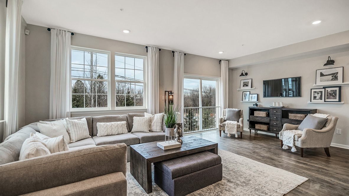 1037 Turnstone Dr in Fogelsville, PA - Building Photo