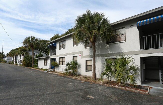 Cambridge Place in Clearwater, FL - Foto de edificio - Building Photo