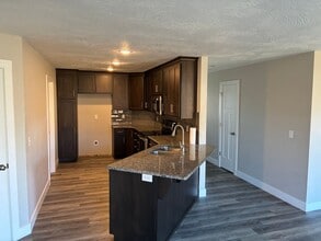 1912 S 18th Ave in Ozark, MO - Building Photo - Building Photo