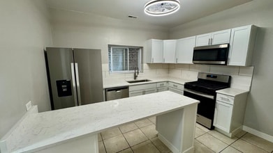 1254 N Bosworth Ave in Chicago, IL - Foto de edificio - Building Photo