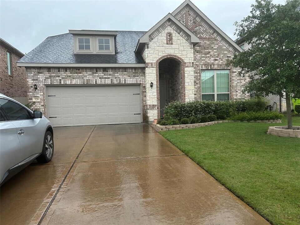 326 Summer Landing Ct in Rosenberg, TX - Building Photo
