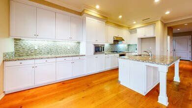 118 Pendant in Irvine, CA - Building Photo - Building Photo