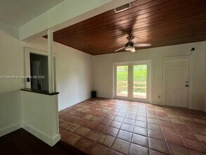 2728 Kirk St in Miami, FL - Building Photo - Building Photo