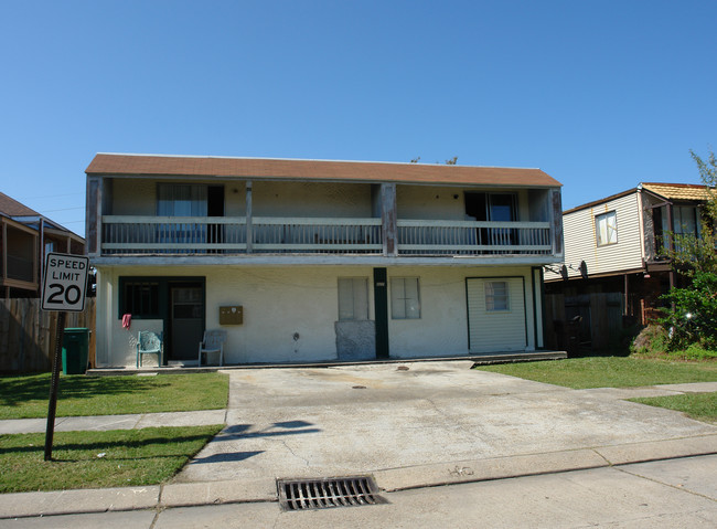 3633 Martinique Ave in Kenner, LA - Foto de edificio - Building Photo