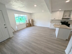 2911 Huckleberry Ln in Pasadena, TX - Building Photo - Building Photo