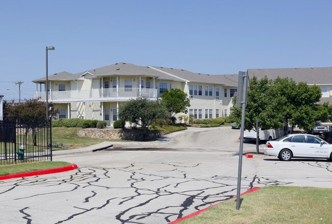 The Waterford at Thousand Oaks in San Antonio, TX - Building Photo - Building Photo