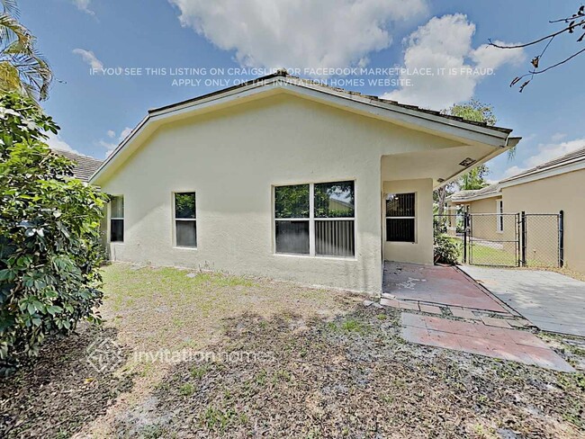 9220 Arborwood Cir in Davie, FL - Building Photo - Building Photo
