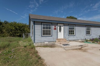 119 Windy Creek Ct in Springtown, TX - Building Photo - Building Photo