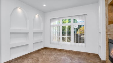 522 W Elk Ave in Glendale, CA - Foto de edificio - Building Photo