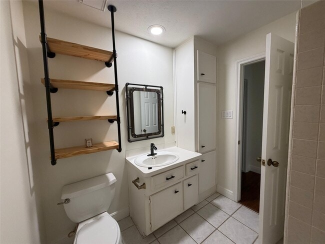 7818 King Arthur Ct in Spring, TX - Building Photo - Building Photo