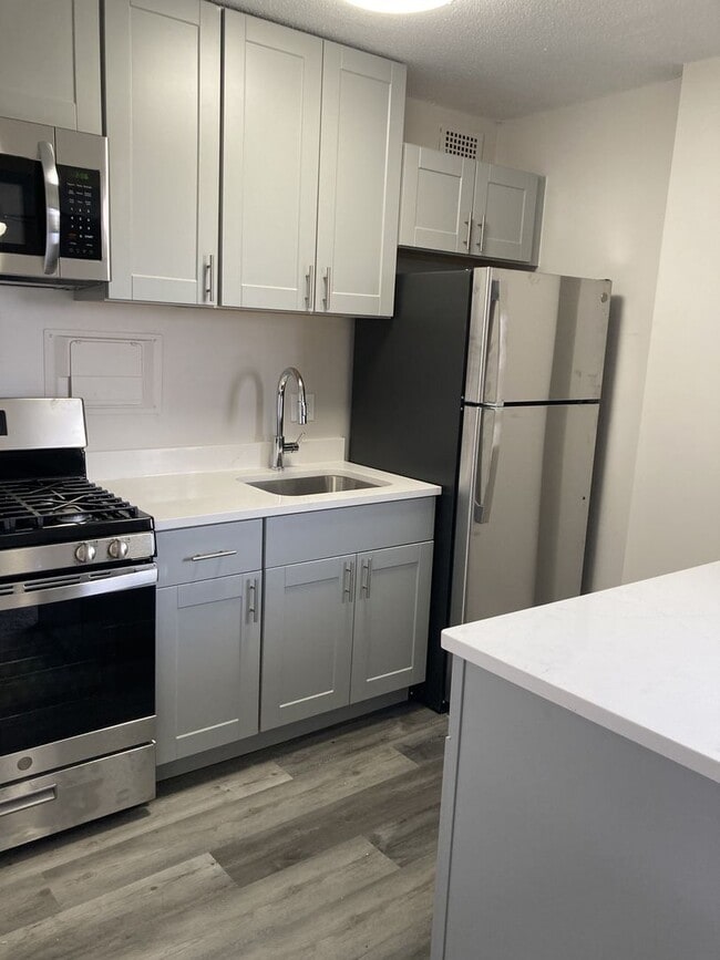1836 Metzerott Rd in Adelphi, MD - Building Photo - Building Photo