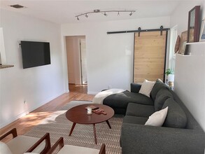 3208 Thompson St in Austin, TX - Building Photo - Building Photo