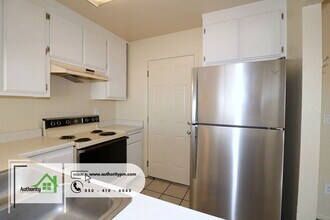 5385 Vly Rdg Dr in Redding, CA - Foto de edificio - Building Photo