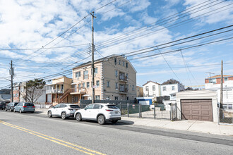 26-30 28th Ave in Brooklyn, NY - Building Photo - Building Photo