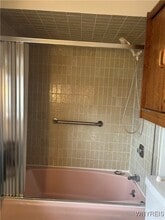 29 Lake Ave, Unit Upper in Blasdell, NY - Foto de edificio - Building Photo