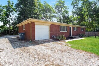 6109 N Pershing Ave in Indianapolis, IN - Building Photo - Building Photo