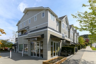 7198 Barnet Rd in Burnaby, BC - Building Photo