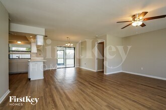 1125 SE 33rd Terrace in Cape Coral, FL - Foto de edificio - Building Photo