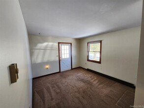 63 Jefferson Rd in Red Hook, NY - Building Photo - Building Photo