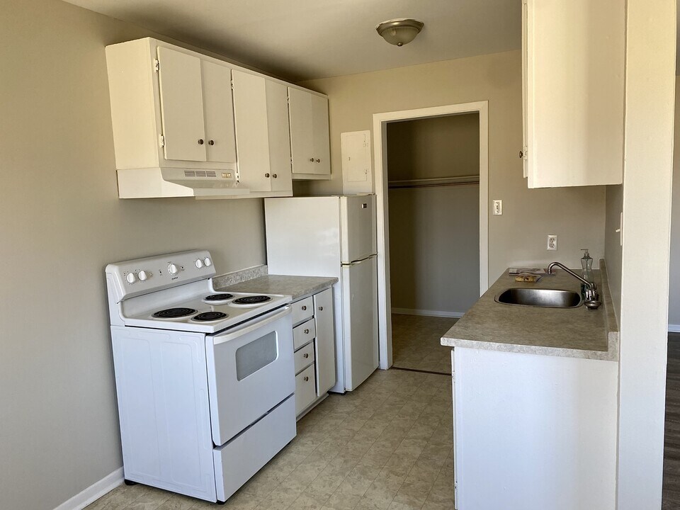 6 Reading Crescent in Saint John, NB - Building Photo