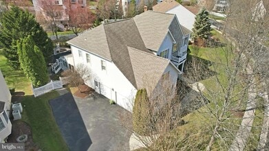 19925 Interlachen Cir in Ashburn, VA - Foto de edificio - Building Photo