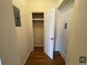 WEST 72 STREET in New York, NY - Building Photo - Building Photo