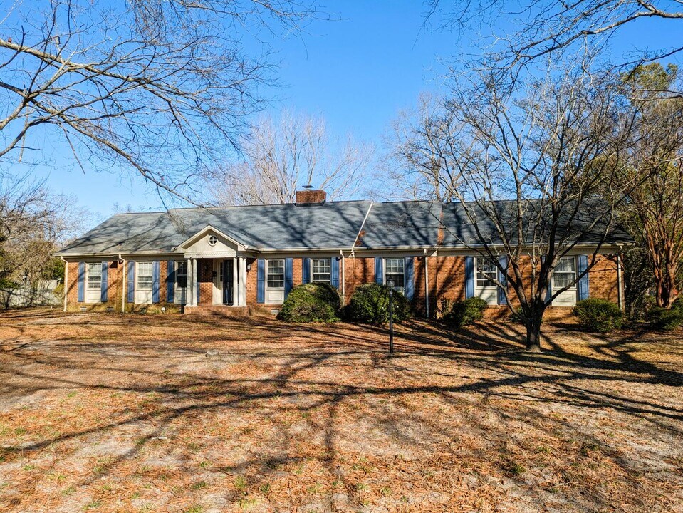 717 Broad St in Fuquay Varina, NC - Building Photo