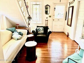 69 Cookman Ave in Ocean Grove, NJ - Foto de edificio - Building Photo
