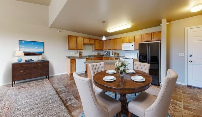 Custer Crossing & Ravenwood Apartments