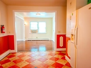 104 Eastern Way, Unit Second Floor in Rutherford, NJ - Foto de edificio - Building Photo