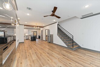 8115 Jeffery St in Houston, TX - Foto de edificio - Building Photo