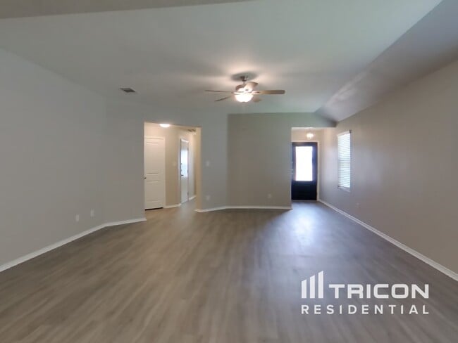 4002 Stanley Park in Converse, TX - Building Photo - Building Photo