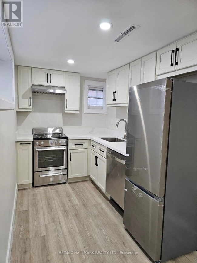 property at 159 Richmond St