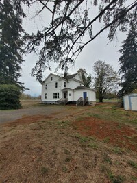 15361 Jefferson Hwy 99E SE in Jefferson, OR - Foto de edificio - Building Photo