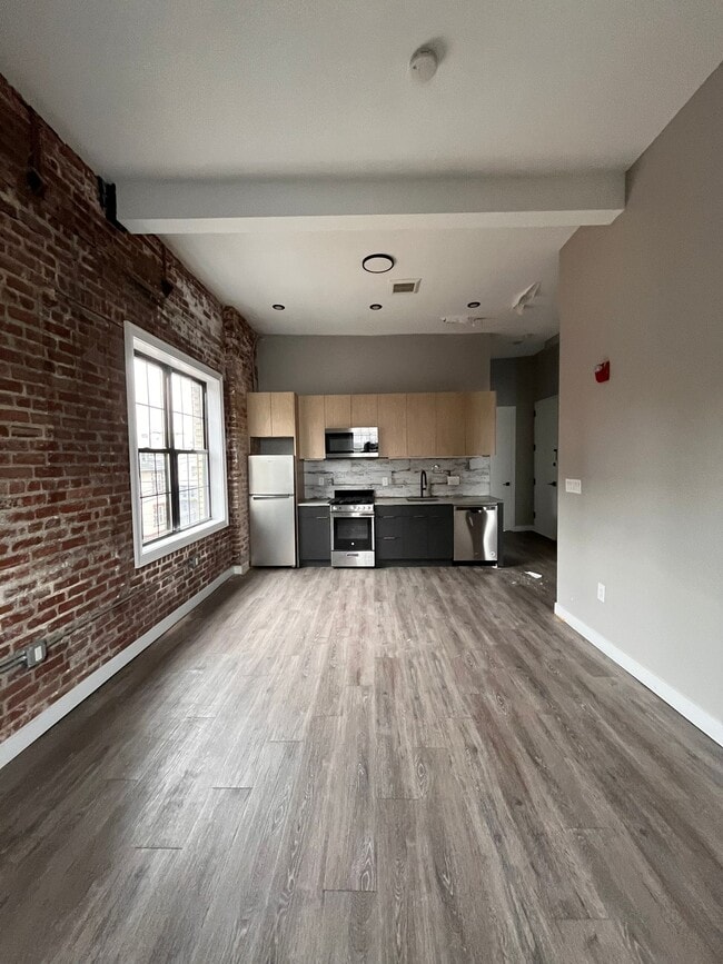 73 Arlington Ave, Unit 6 in Jersey City, NJ - Building Photo - Building Photo