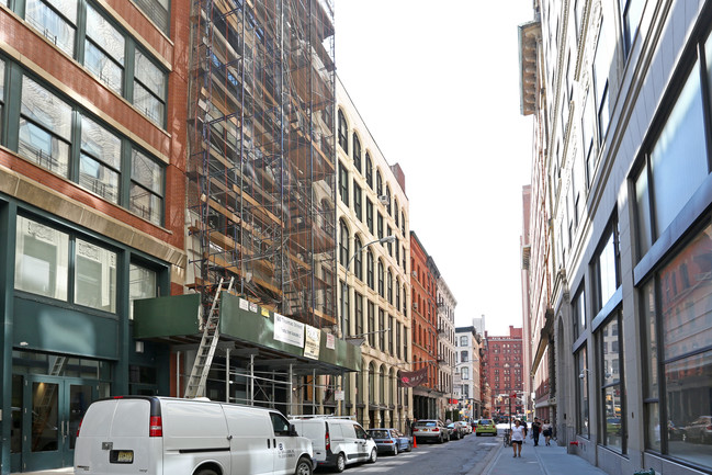 62-66 Thomas St in New York, NY - Building Photo - Building Photo