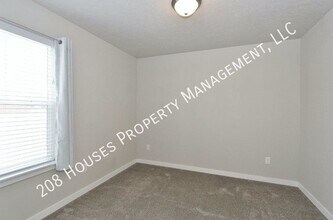 7616 S Sea Breeze Way in Boise, ID - Building Photo - Building Photo