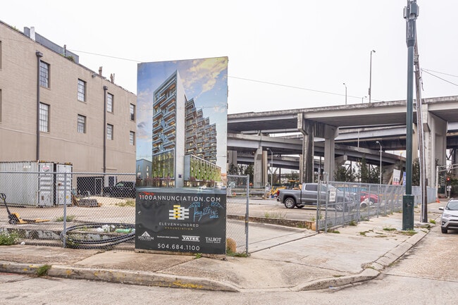 Tracage Luxury Apartment Tower in New Orleans, LA - Building Photo - Building Photo