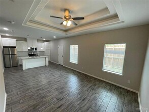 5805 Sandpiper Ave, Unit 3 in Palmhurst, TX - Building Photo - Building Photo