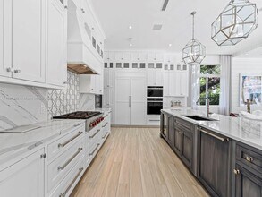 8287 SW 112th St in Miami, FL - Building Photo - Building Photo