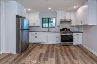 1847 N Hollywood Way-Unit -101 in Burbank, CA - Building Photo - Building Photo